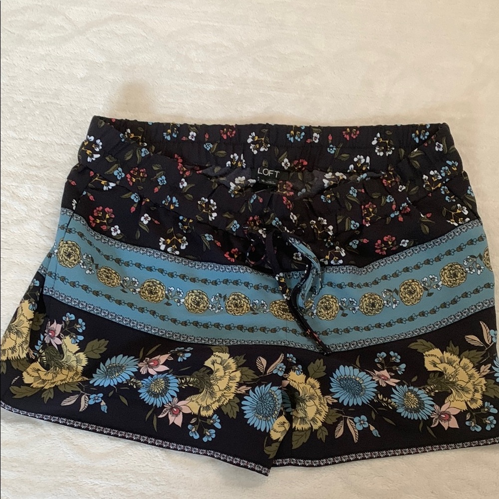 LOFT Black and Blue Shorts with Floral Patterns sz XS, NWTs
